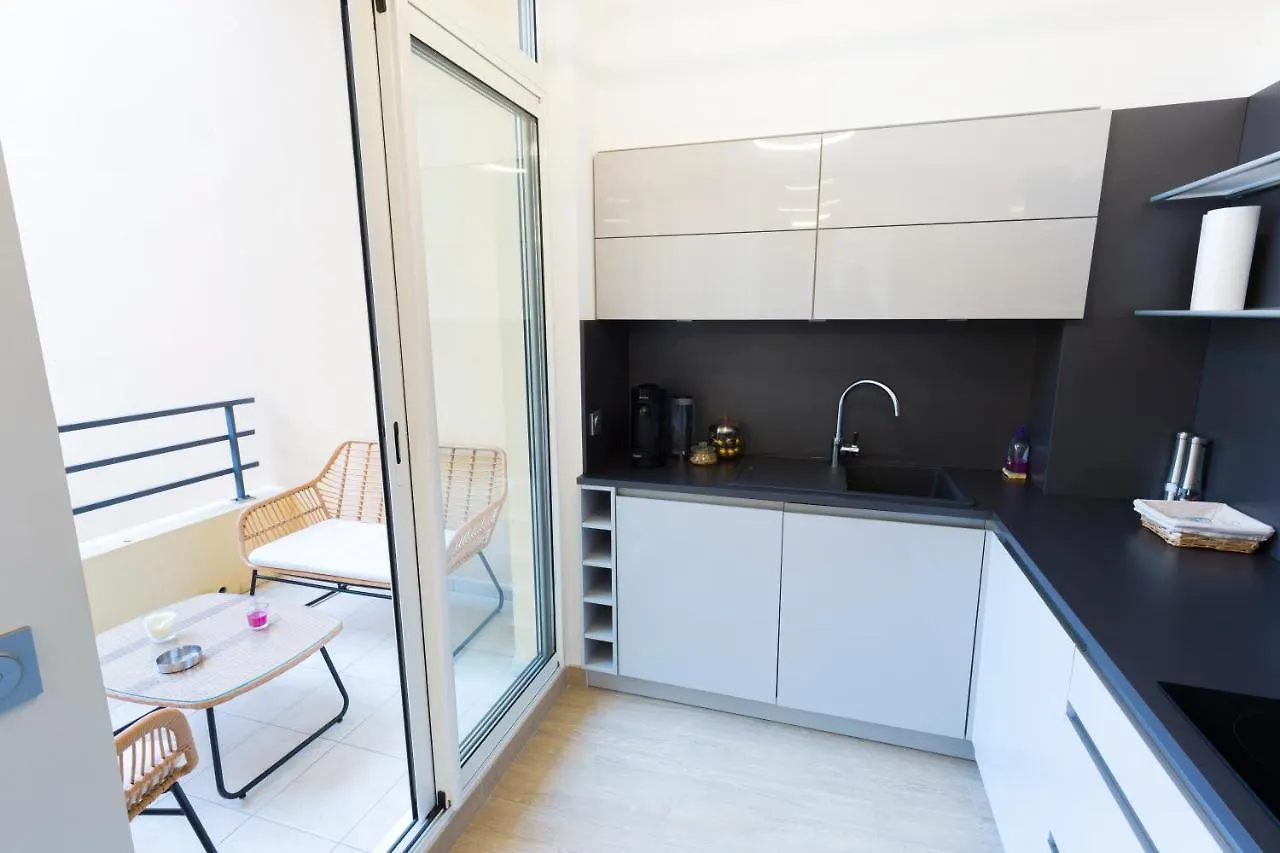 Appartement Sublime 2 pièces dans le carré d’or de Menton 0*,